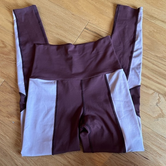 Live the Process Purple Striped Leggings Size Medium - Picture 2 of 3